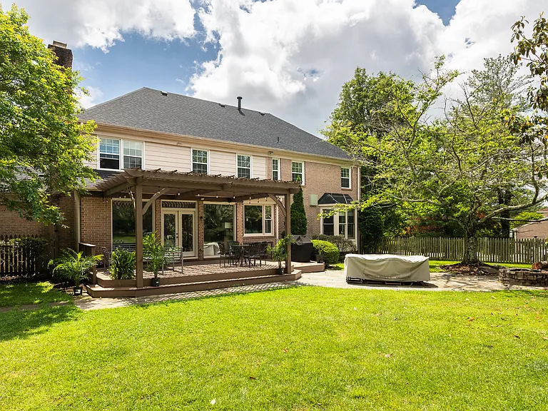 8809 Saunders Ln — Photo 81