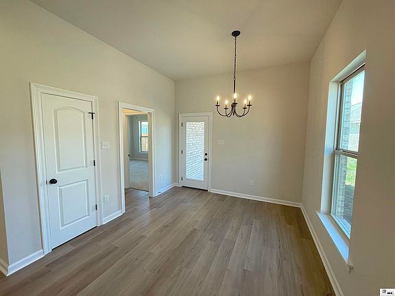 4th image of 111 Briar Hill Dr