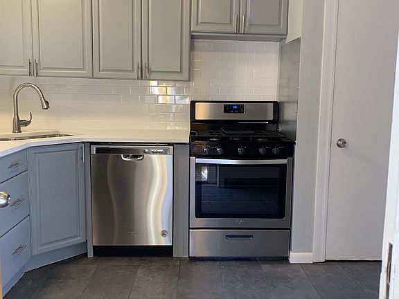 3rd image of 7439 N Winchester Ave APT 108