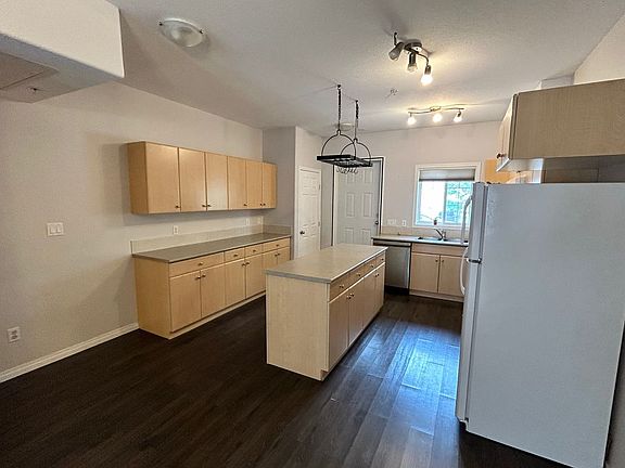 2nd image of 200 Lougheed Dr #4109