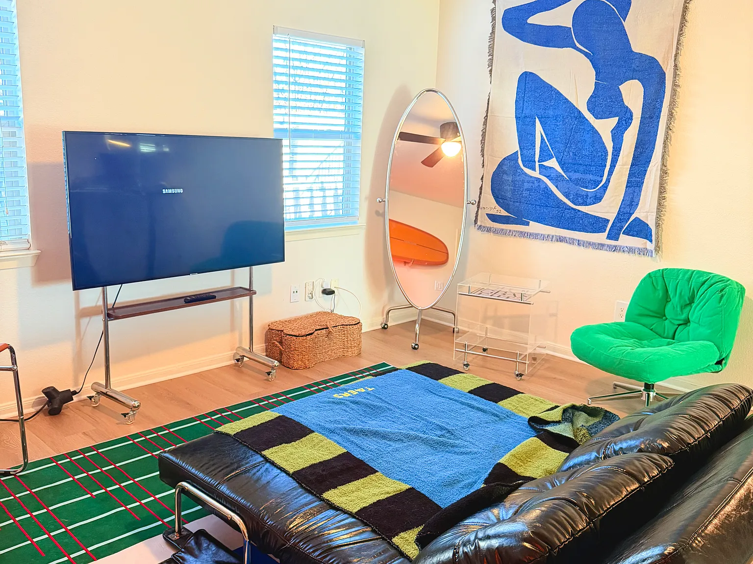 2 bed, 900 sqft, $2,000 — Photo 4