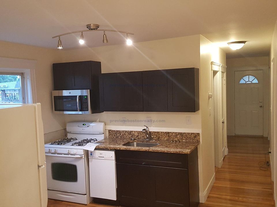 2nd image of 217 N Harvard St #L