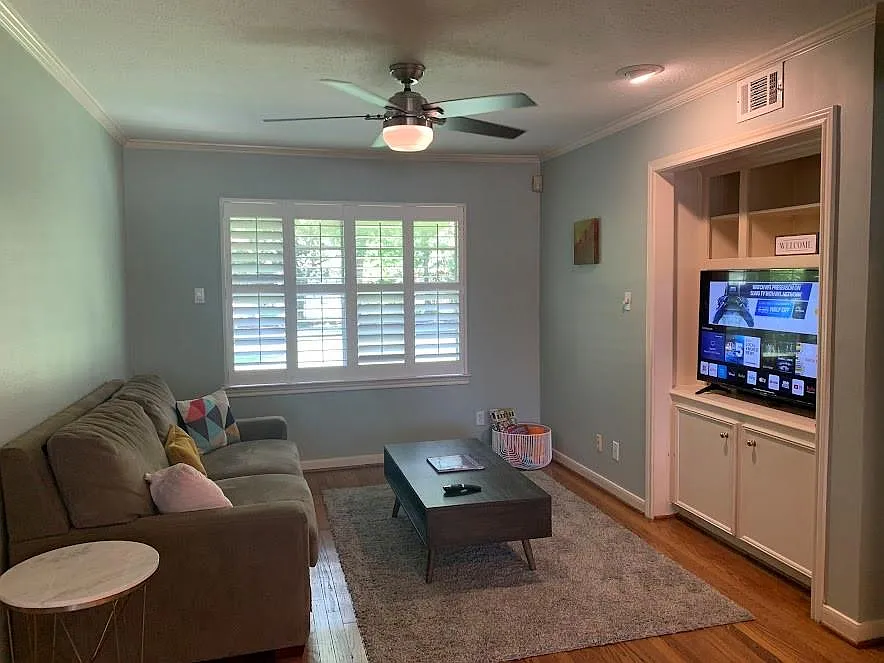 2 bed, 1.0 bath, 1191 sqft, $2,900 — Photo 3
