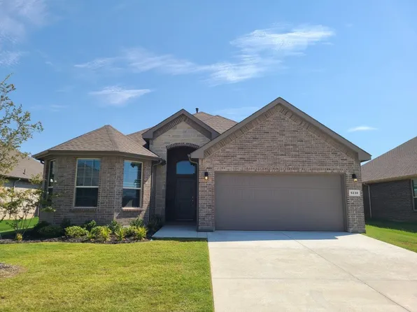 5230 Meadow Ln, Krum, TX 76249