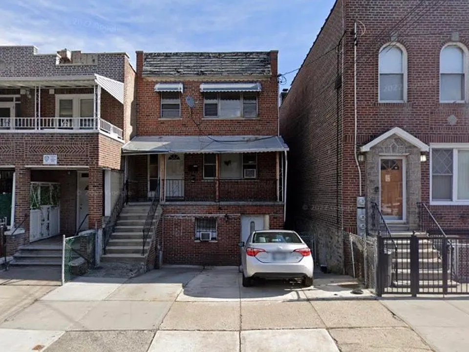 Bainbridge Ave