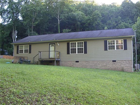 2nd image of 105 Dandelion Ln