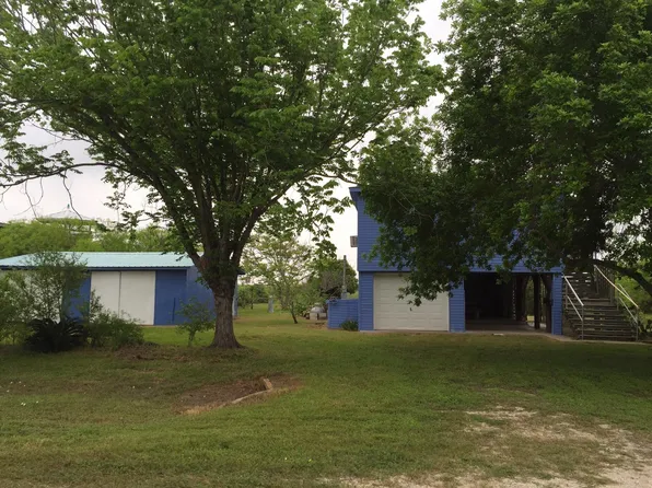 267 E D St, Pt Lavaca, TX 77979