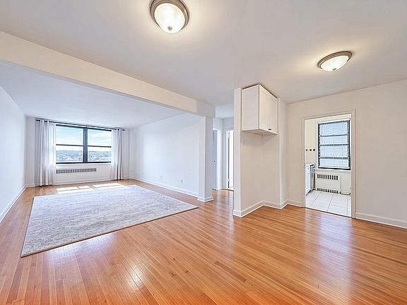 3rd image of 2277 Homecrest Ave APT 7