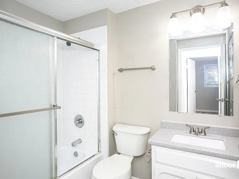 7519 Turnberry Ct — Photo 8