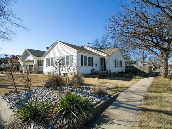 324 N B St, Wellington, KS 67152