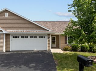 1977 Timberline Dr, Oshkosh, WI 54904