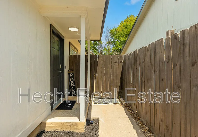 2308 Fuzz Fairway #B — Photo 3