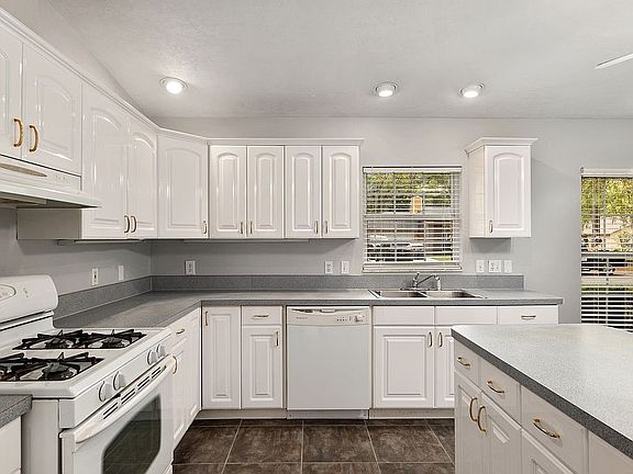5th image of 3120 NW 53rd Dr