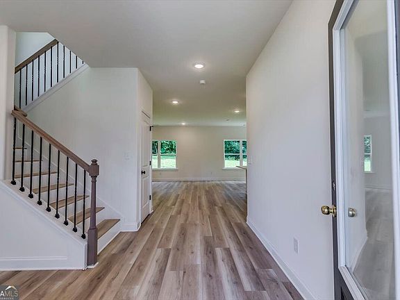 2nd image of 431 Windy Ln