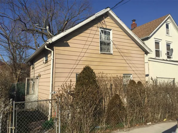 10306 217th Ln, Queens Village, NY 11429