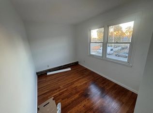 211 Amherst St, Hempstead, NY 11550