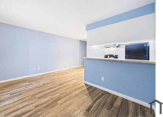 2nd image of 2302 E Side Dr APT 23