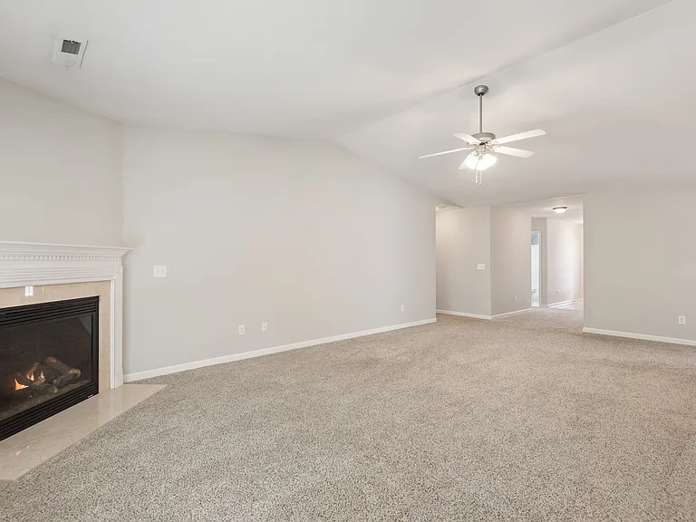 1908 Longburn Dr — Photo 12