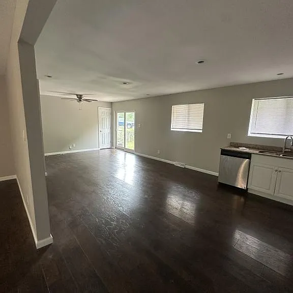 1945 Jenkee Ave — Photo 13