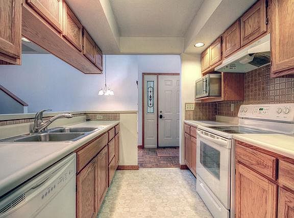 5th image of 906 E Colorado Ave #A