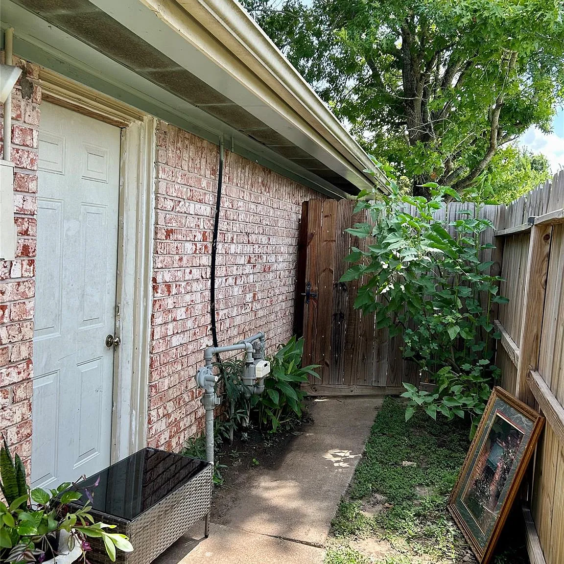 1 bed, 1.0 bath, 500 sqft, $950 — Photo 2