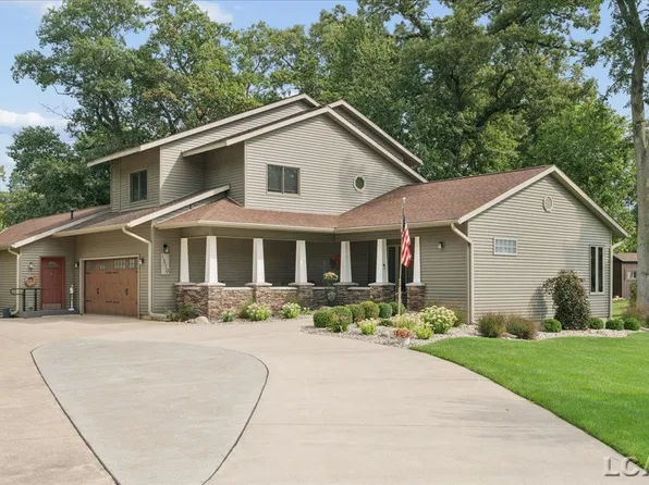 1310 W Maple Ave, Adrian, MI 49221