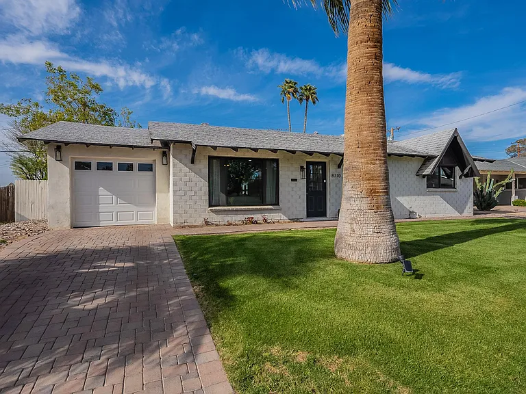 8710 E Monte Vista Rd — Photo 1