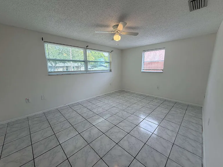 11701 Alpine Pkwy — Photo 9