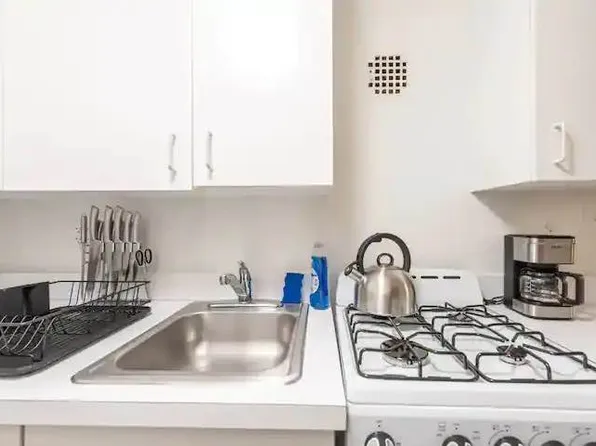 88 Fulton Street image 6 of 8