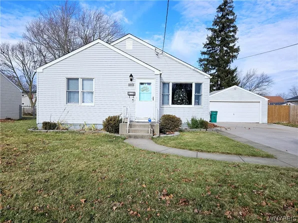9914 Colvin Blvd, Niagara Falls, NY 14304