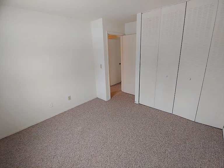 233 W Grant Street — Photo 12