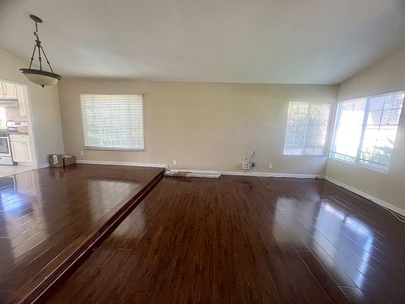 5th image of 41 Country Wood Dr