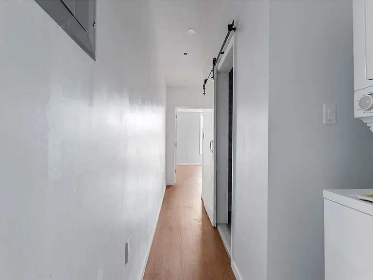 324 Eldert St #2A — Photo 4