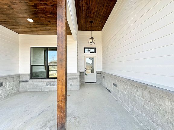 3rd image of 8502 Kasen Ave