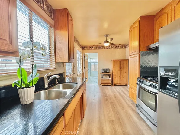 566 E 221st St, Carson, CA 90745