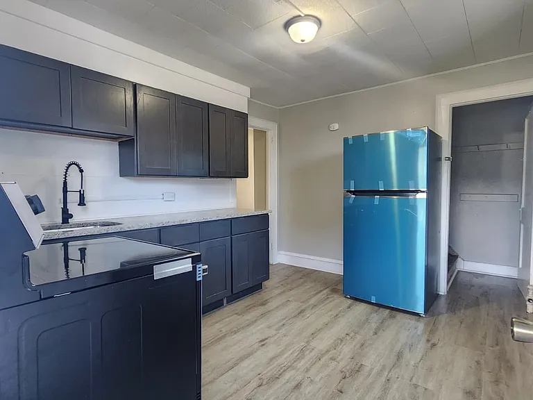 130 Brown St #2 — Photo 1