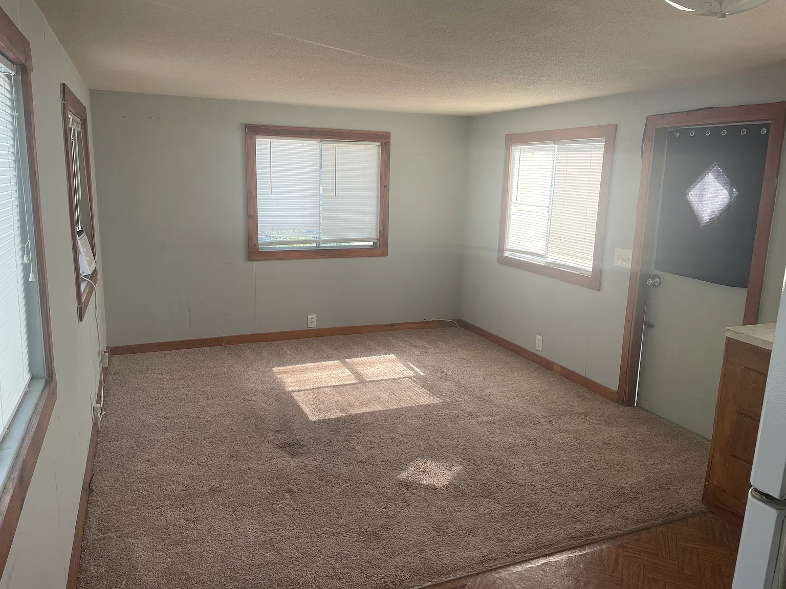 1 bed, 900 sqft, $1,000 — Photo 2