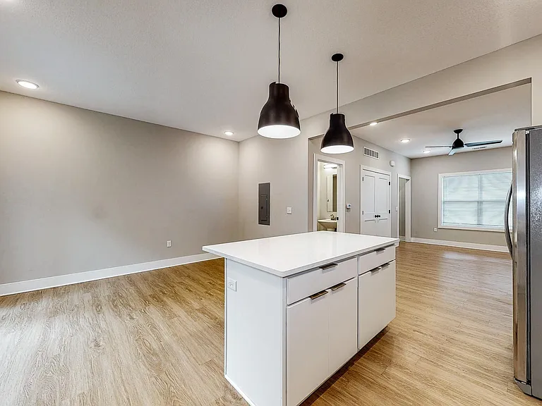 308 S Walnut Ave #101 — Photo 5