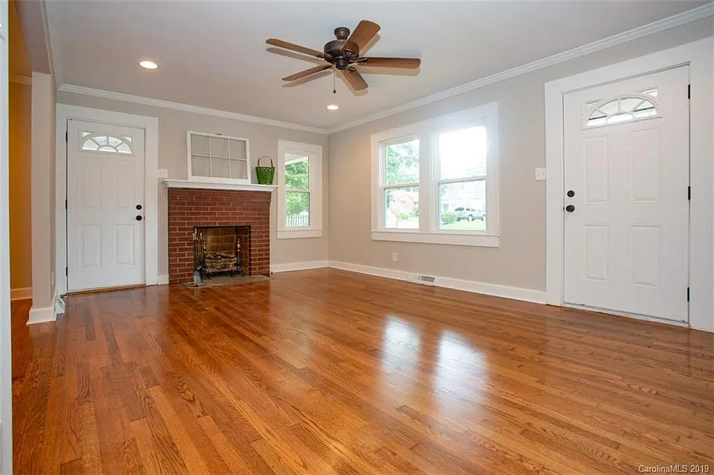 3 bed, 1210 sqft, $1,800 — Photo 3