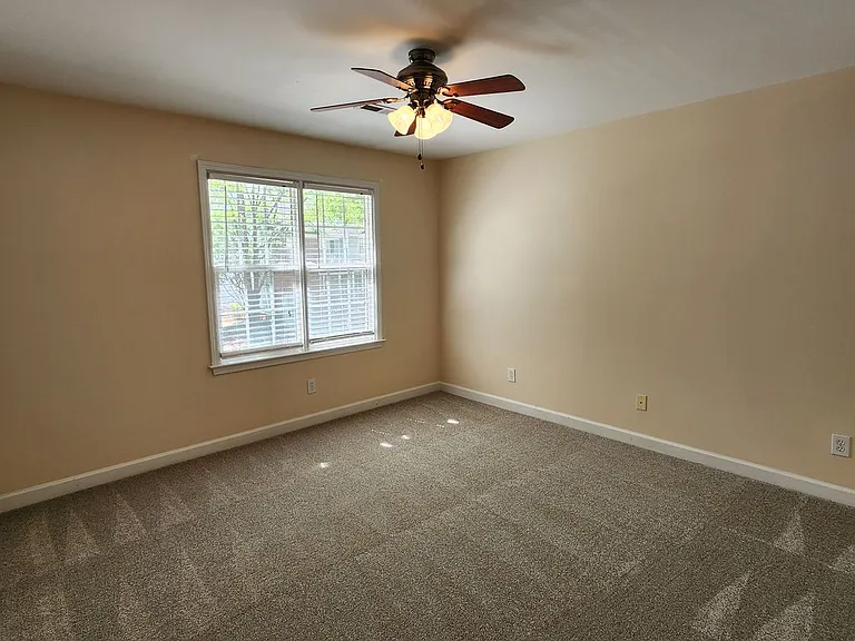 6004 Kohler Ln — Photo 9