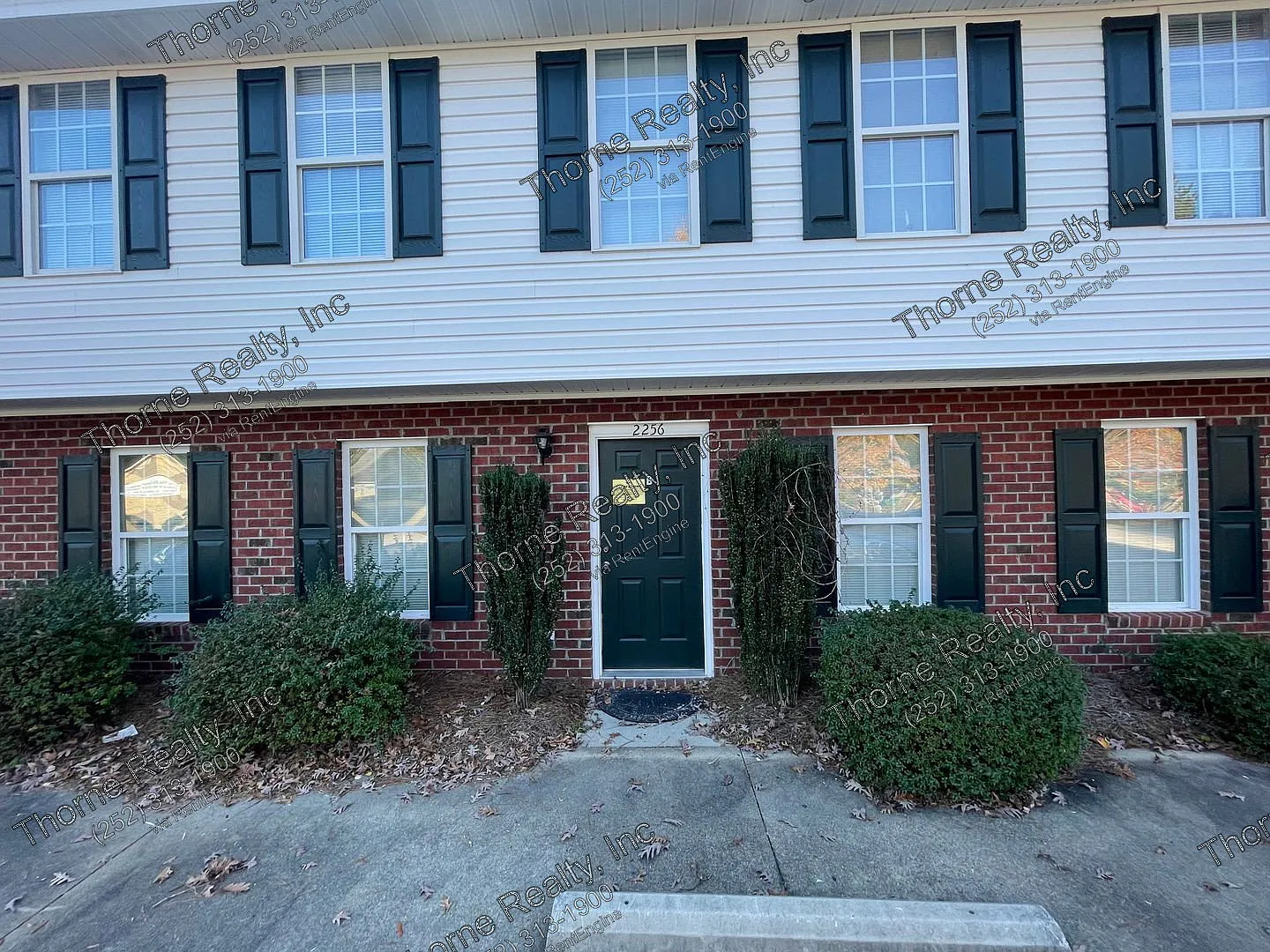 3 bed, 2.0 bath, 1281 sqft, $950 — Photo 2