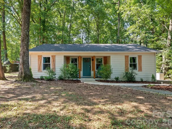 317 Jackson Pl, Matthews, NC 28104