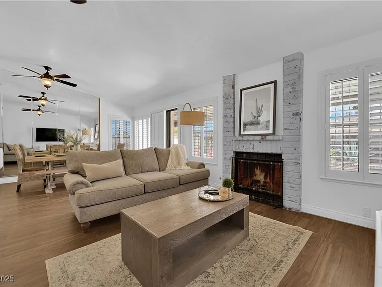 148 Triberg Ct — Photo 4