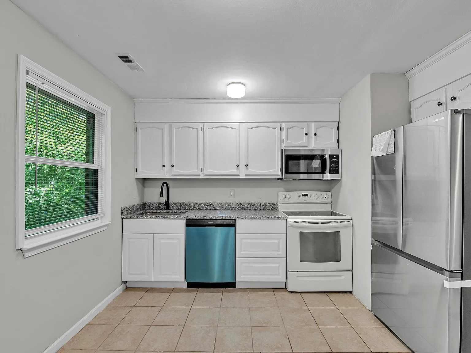 2 bed, 1.0 bath, 1038 sqft, $1,795 — Photo 4