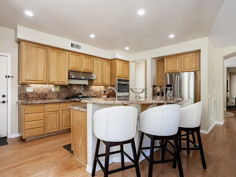 2636 Rudolph Dr — Photo 5