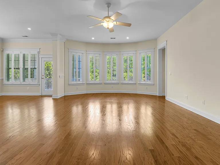 3688 Maidstone Dr — Photo 12