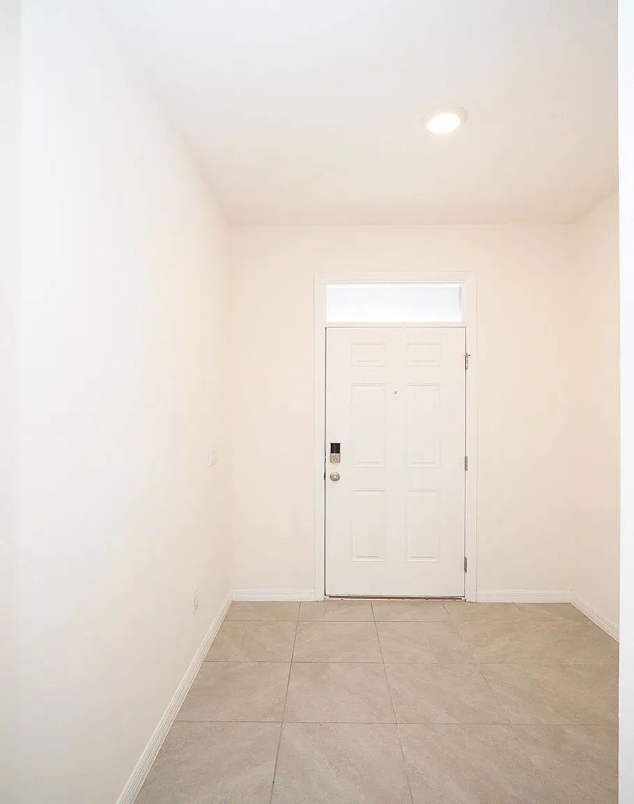 3 bed, 2.5 bath, 1673 sqft, $2,250 — Photo 3