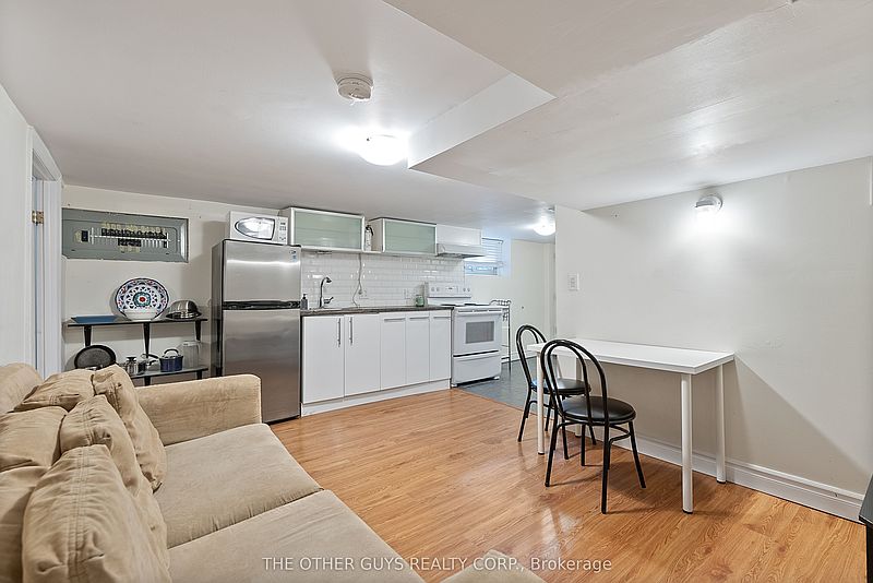 Toronto House for rent - 2 Bedrooms — photo 6