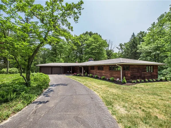 2748 Ira Rd, Akron, OH 44333
