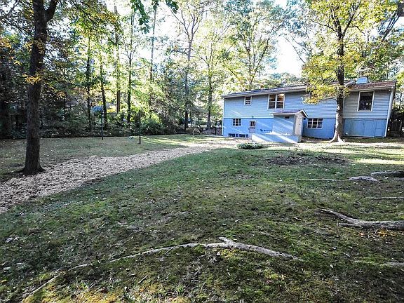 Huge fenced back yard